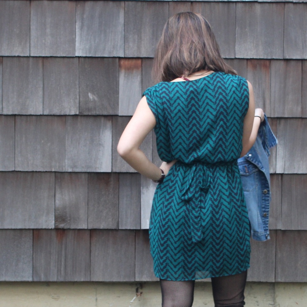 Green Geometric Mini Dress - Picture 5 of 5